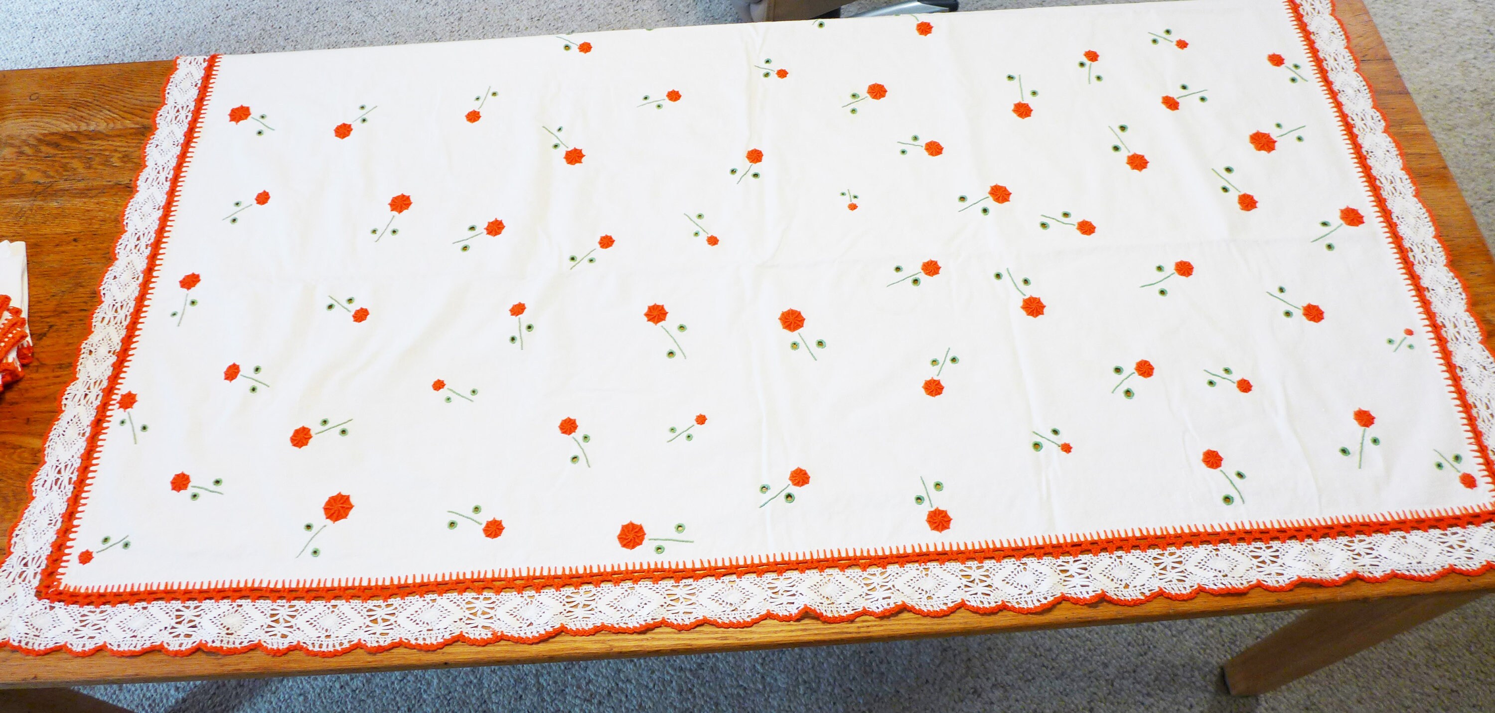 手刺繍テーブルクロス＆ナプキン：赤い花柄レース、9点セット - Etsy 日本