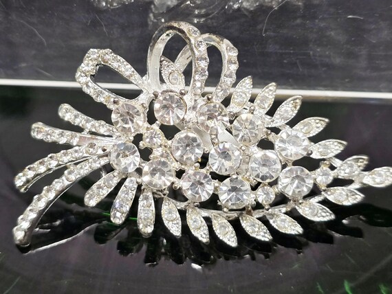 Statement Rhinestone Brooch Leaf Very Sparkly! Mi… - image 2
