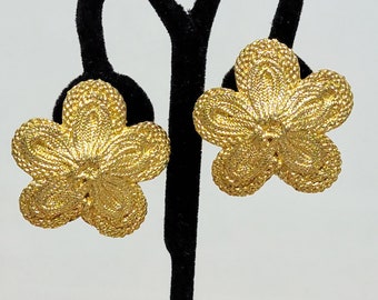 Oversize Gold Earrings Textured Flower Starfish Shell Statement Beautiful Clip On Floral