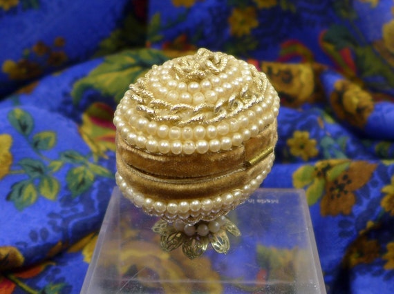 Footed Real Eggshell Ring Box Casket Faux Pearls … - image 2