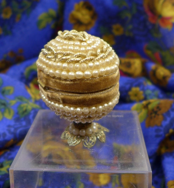 Footed Real Eggshell Ring Box Casket Faux Pearls … - image 3