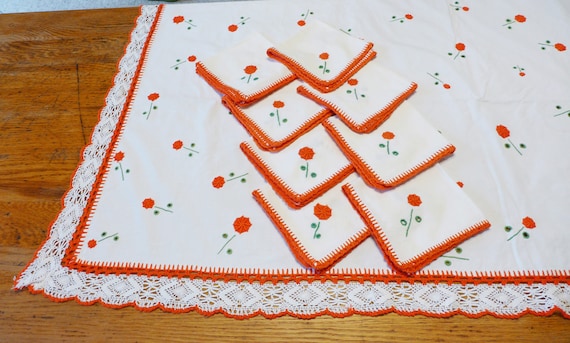 手刺繍テーブルクロス＆ナプキン：赤い花柄レース、9点セット - Etsy 日本