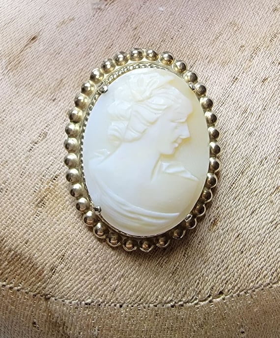 Signed coro cameo - Gem