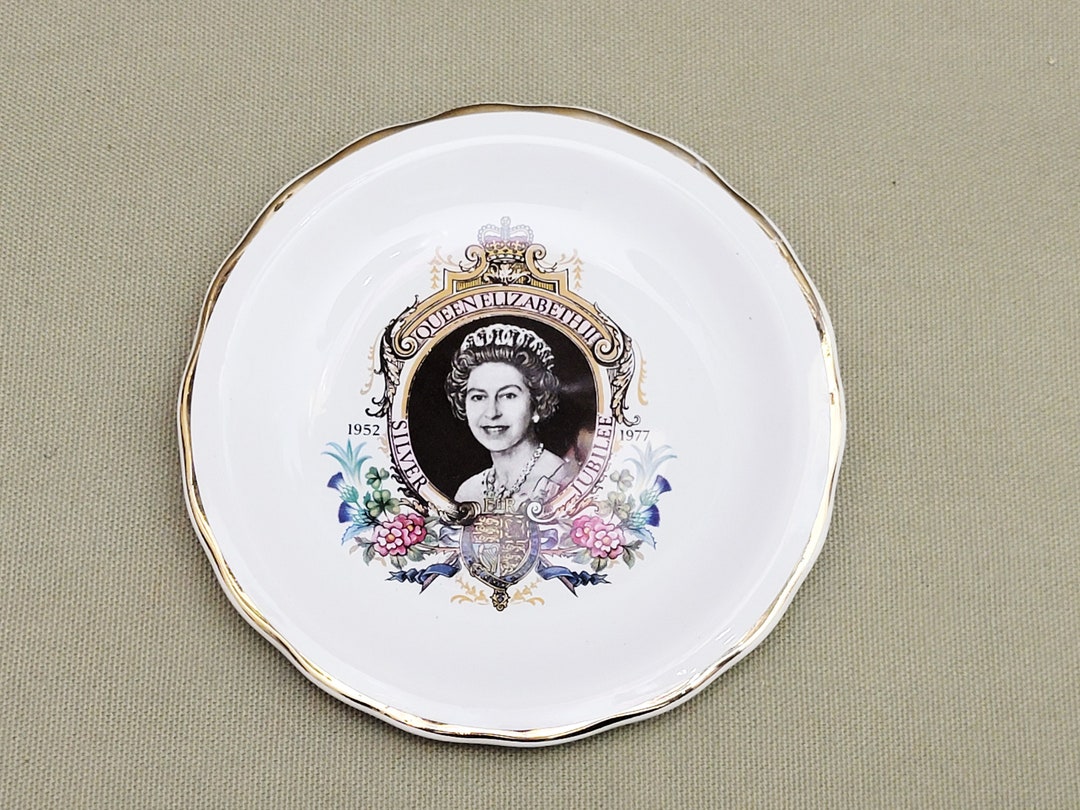 Elizabeth R Plate Queen Elizabeth II Commorative Plate Silver Jubilee 1977 Trinket Ring ...