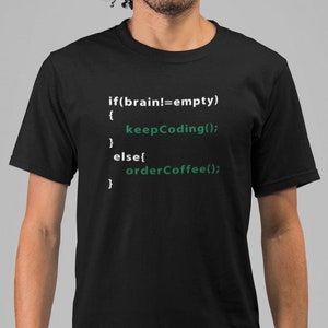 皮肉なコーダーTシャツ：コーヒーコーディングプログラマーTシャツ