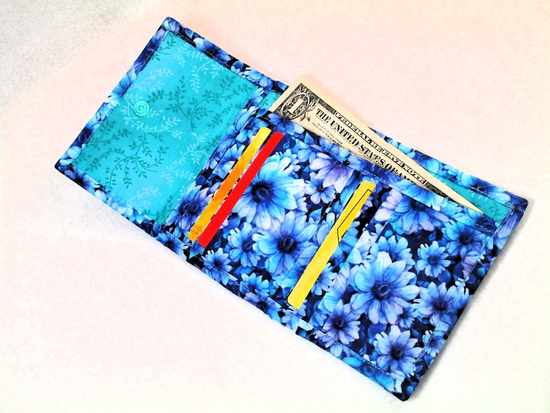 Portefeuille en tissu pour femmes Snap Close Lavable Turquoise Floral Billfold Cadeaux pour femmes et filles Porte-carte de crédit Livraison gratuite rapide aux États-Unis image 4