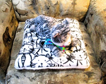 Washable Bed for Cats Soft Sherpa and Fleece Beds for Kitties Fast Free Shipping US Gifts for Cat Lovers Reversible Pet Bed