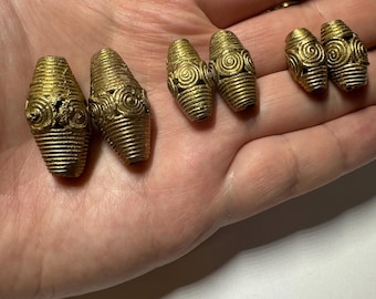 Perline di ottone bicono del Ghana, perline africane Ashanti, fusione di bronzo a cera persa in Ghana, designer artigianale