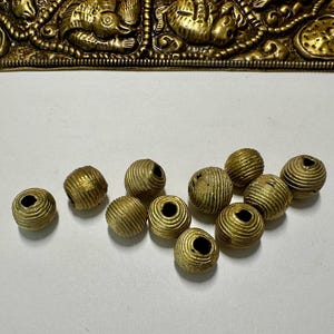 Handgemaakte Afrikaanse messing ronde kralen: Ashanti-stamsieraden afbeelding 2