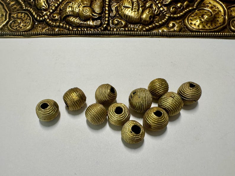 Handgemaakte Afrikaanse messing ronde kralen: Ashanti-stamsieraden afbeelding 2