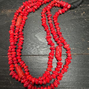 Bold Tribal Red Glass & Faux Coral Beaded Necklace – Multi-Strand African-Inspired Ethnic Statement Jewelry