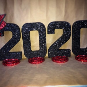 Centro de mesa 2023/2024 Formatura brilhante Letras e números de 11” com cores personalizadas