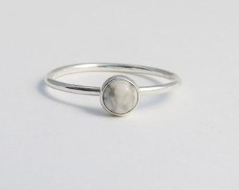 Bague howlite en argent sterling à empiler, 5 mm serti clos Pierre