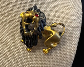 VTG Matte Gold Tone 3D Roaring Lion Black Mane Red Rhinestone Eyes Brooch PIN