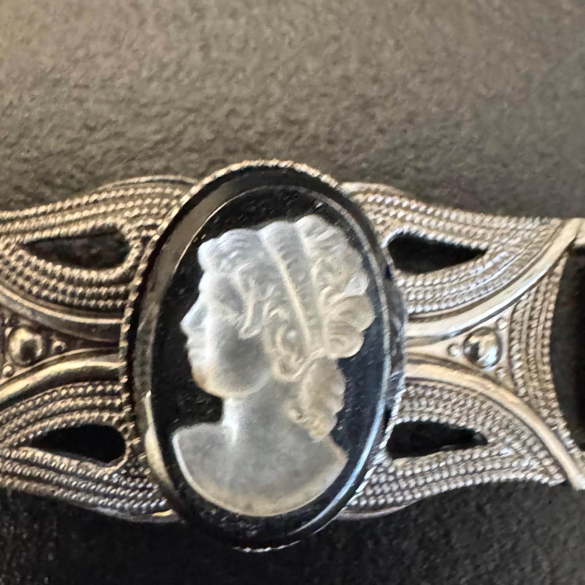 Vintage Filigree Cameo Bracelet - Etsy display picture 1
