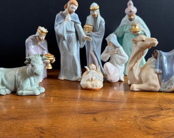 AVON Bethlehem Nativity Collection 8pc OBrien 1994 Christmas Figurine Set