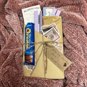 Murder Mystery, Blind Date with a Book, Mystery Surprise, BookTok, Book Treats, Fantasy, Romance, Secret Santa, Christmas Gift, Bookish Gift