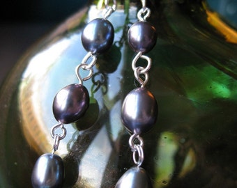 Silver and graphite grey cultured pearl earrings