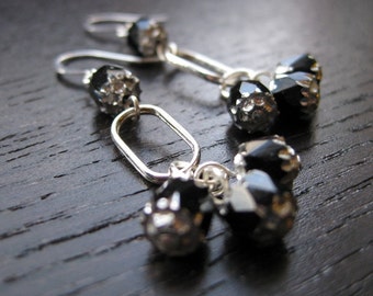 Silver-plated and noir cathedral bead earrings