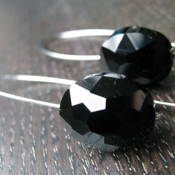 Faceted noir black glass earrings