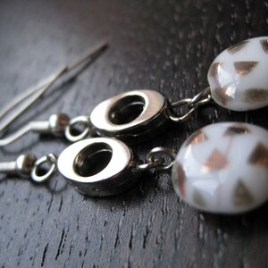 Polka-dot glass and oval earrings image 1