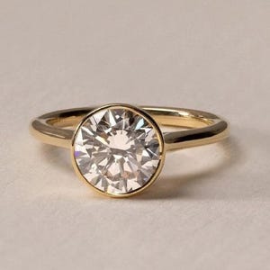 Full Bezel Set Wedding Ring, Round Cut Moissanite Engagement Ring, Solitaire Diamond Promise Ring, Minimalist Jewellery, Gift for Girlfriend