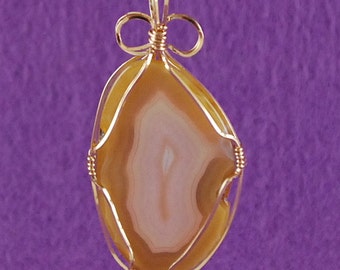 Imperial Jasper * Pendant Necklace 14k Gold Filled Wire Freeform Reversible Creamy White Center Darker Tan Golden Edge 2 1/2" x 1 1/4" P265