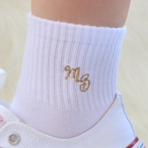 Meias de Natal personalizadas, meias de evento iniciais personalizadas, roupas de letras, meias coloridas de letras bordadas, meias de nome presentes