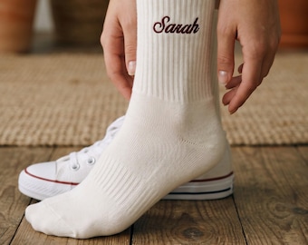 Chaussettes colorées avec prénom brodé, Vêtements personnalisables, Chaussettes prénom pour les amoureux, Chaussettes événementielles prénom, Cadeaux chaussettes prénom, Chaussettes de Noël
