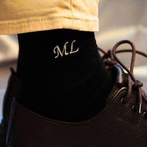 Calzini ricamati personalizzati, regalo personalizzato per il testimone di nozze, nome per matrimonio, regali per lettere di matrimonio, calzini con iniziali per eventi, regali di Natale