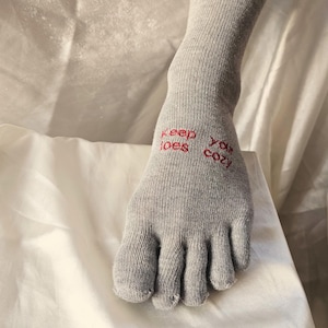 Calcetines con dedos, calcetines con dedos, calcetines con letras bordadas, calcetines con dedos personalizados, calcetines con letras para los dedos, calcetines con dedos con iniciales, Navidad