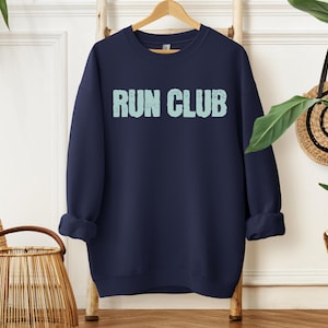 Run Club Crewneck Sweatshirt, Fitness Sweatshirt, Workout Sweater, Gift for Runner, Runner Gifts, Running Sweatshirt, Running Club