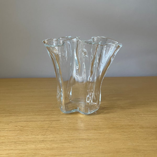 muurla finland clear glass vase, handkerchief ruffle style