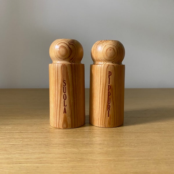 finnish wood salt and pepper shakers, suola pippuri