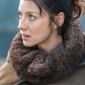 Outlander Claire Cowl Faux Fur, Hand Knit Made to Order, 4 Different Colors image 5