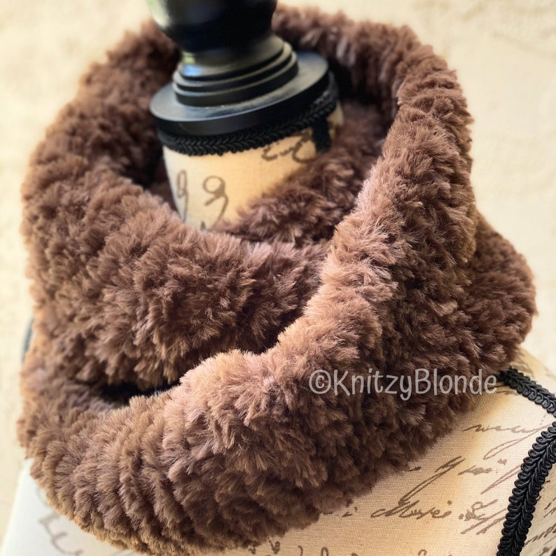 Outlander Claire Cowl Faux Fur, Hand Knit Made to Order, 4 Different Colors image 1