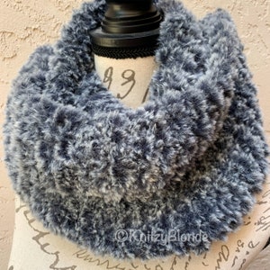 Outlander Claire Cowl Faux Fur, Hand Knit Made to Order, 4 Different Colors image 3