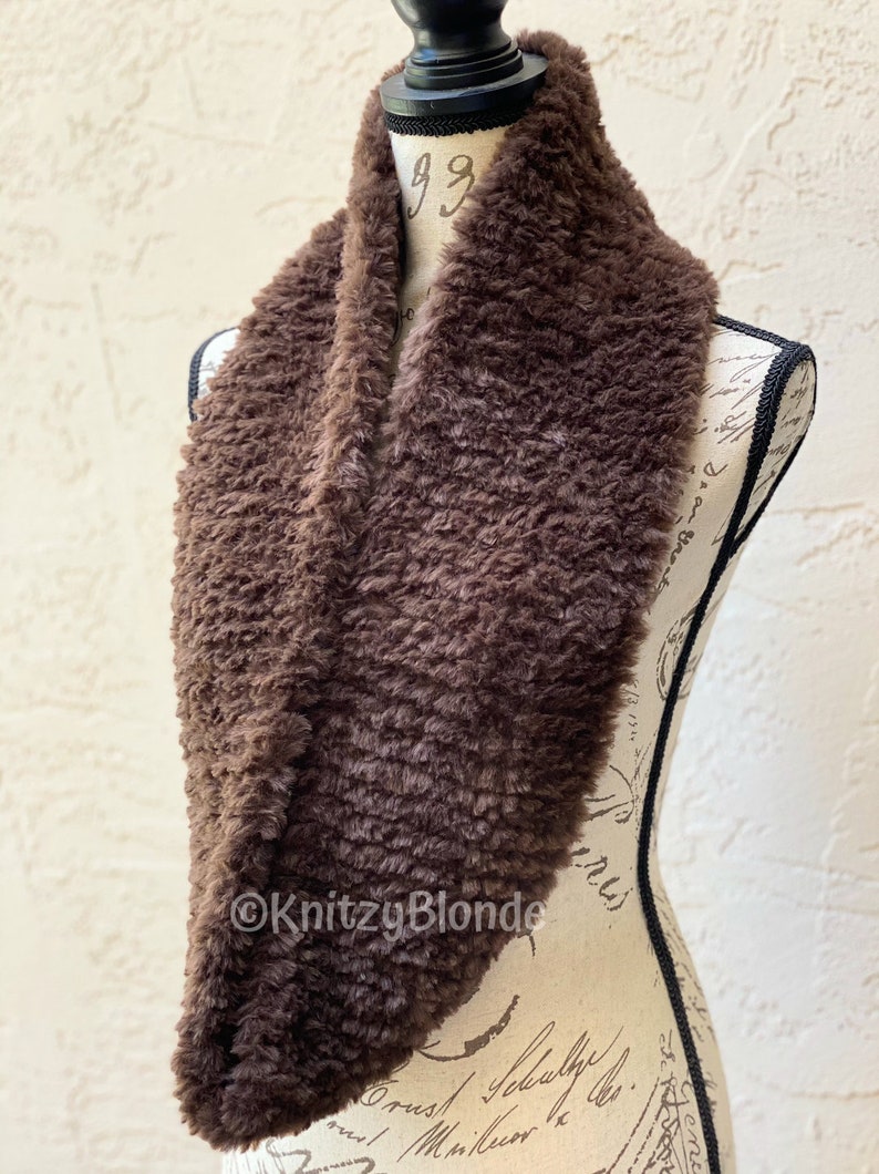 Outlander Claire Cowl Faux Fur, Hand Knit Made to Order, 4 Different Colors image 7