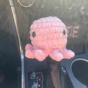 Octopus Gear Shift Cover: Plush Girl Car Decor Shifter - car accessories - crochet amigurumi - gift