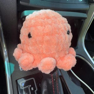 Octopus Gear Shift Cover: Plush Girl Car Decor Shifter - car accessories - crochet amigurumi - gift Coral