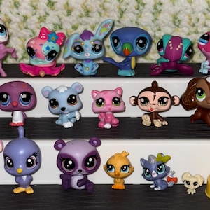 My Littlest Petshop Pet Shop LPS renard fox 1812 Authentic Orange Blanck Noir : Achat occasion | Figurines Hasbro Très bon état