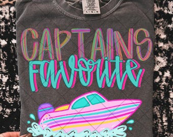 PNG favorito del capitán días de lago PNG verano PNG paseos en bote y flotación PNG bote pontón PNG lancha de esquí PNG camisa de lago de moda PNG capitán de barco PNG