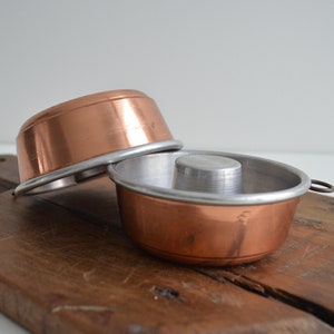 Vintage 1940s  Set Of 2 Bluebird Tin Lined Mini Copper Bundt Cake Baking Molds Cake Pan Country french Bakery Prop Display Dessert Molds