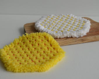Vintage Set Of 2 Yellow and White Handmade Daisy Loom Hexagon Trivets
