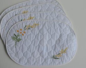 Set Of 4 Handmade Quilted Embroidered Daisy Goldenrod White Oval Placemats