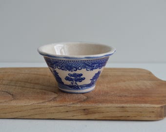 Vintage Blue Willow Rice Berry Bowl Crazing And Stained