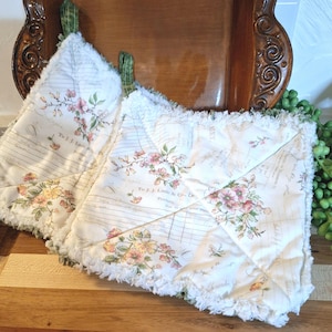 Floral Potholders elegant vintage look classic kitchen decor housewarming gift for mom birthday oven mitt cottage core decor