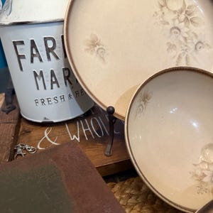KW4 - Vintage Denby “Memories” Stoneware  4 - plate and 2 - bowl set