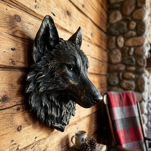 Escultura de pared con cabeza de lobo hecha a mano, decoración rústica de animales para cabaña.