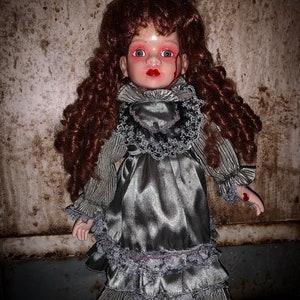 Creepy broken/cracked doll - weird scary horror ooak halloween sculpted oddity curiosity haunted